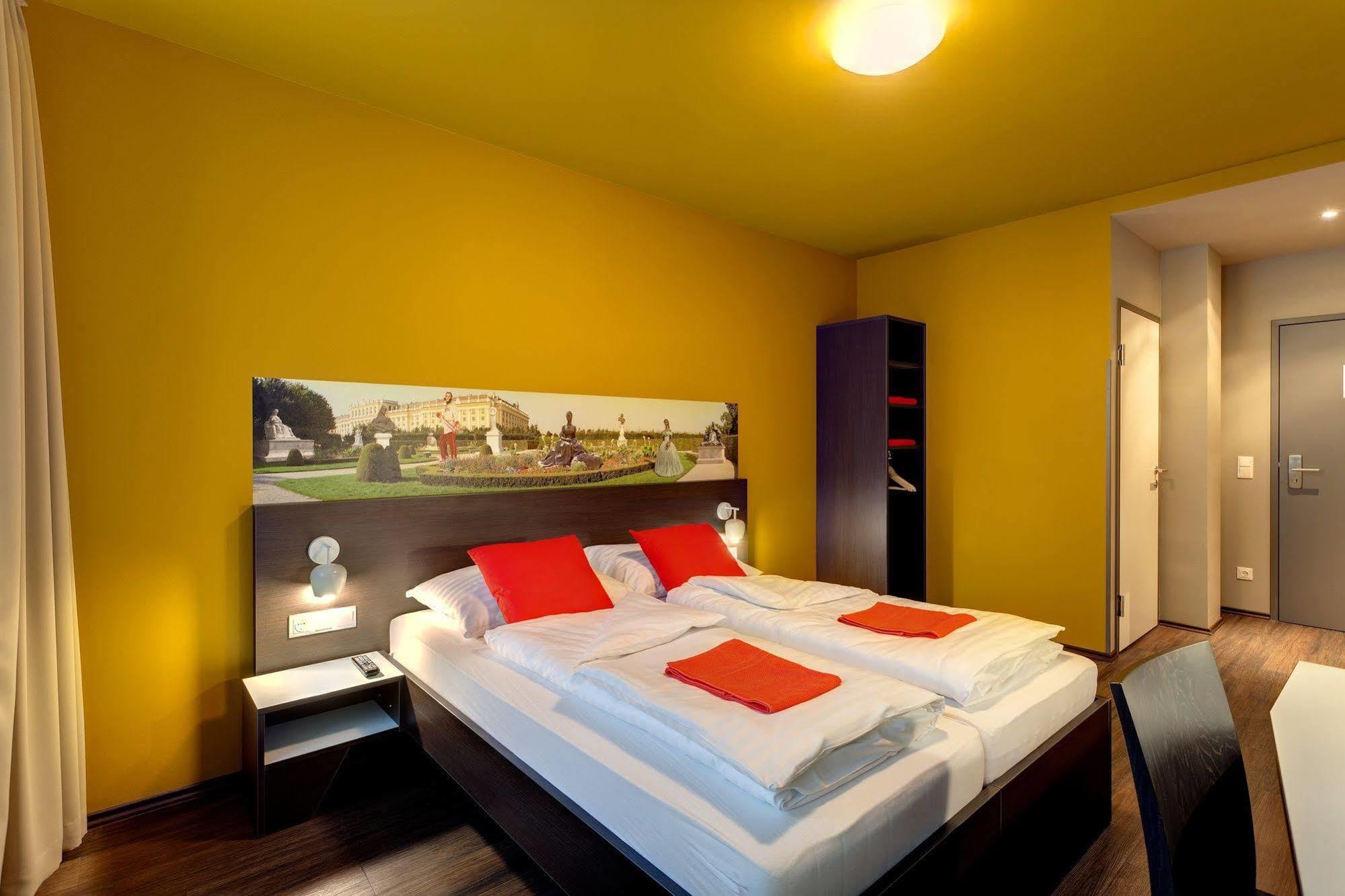Meininger Hotel Wien Downtown Sissi Esterno foto