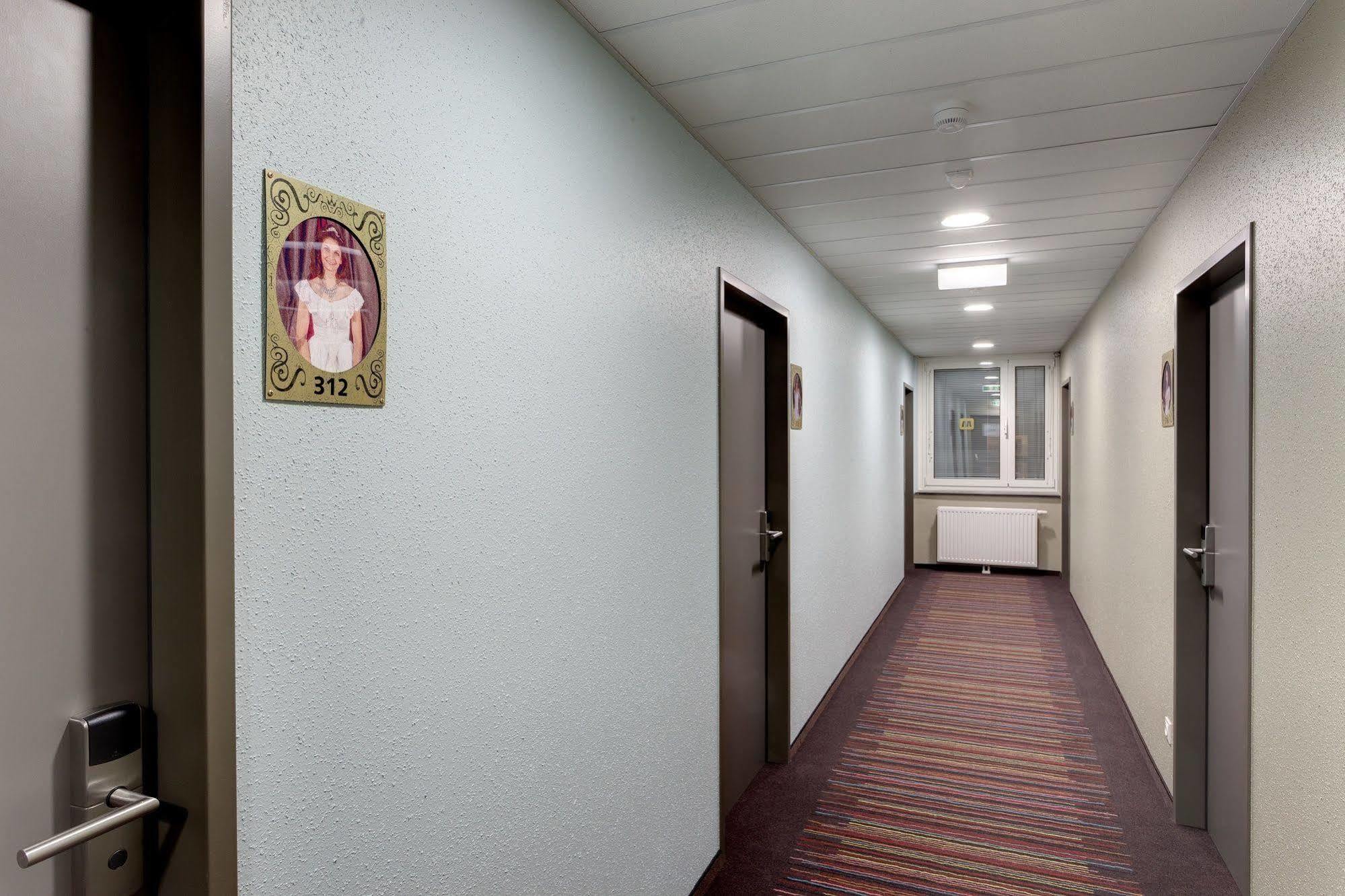 Meininger Hotel Wien Downtown Sissi Esterno foto